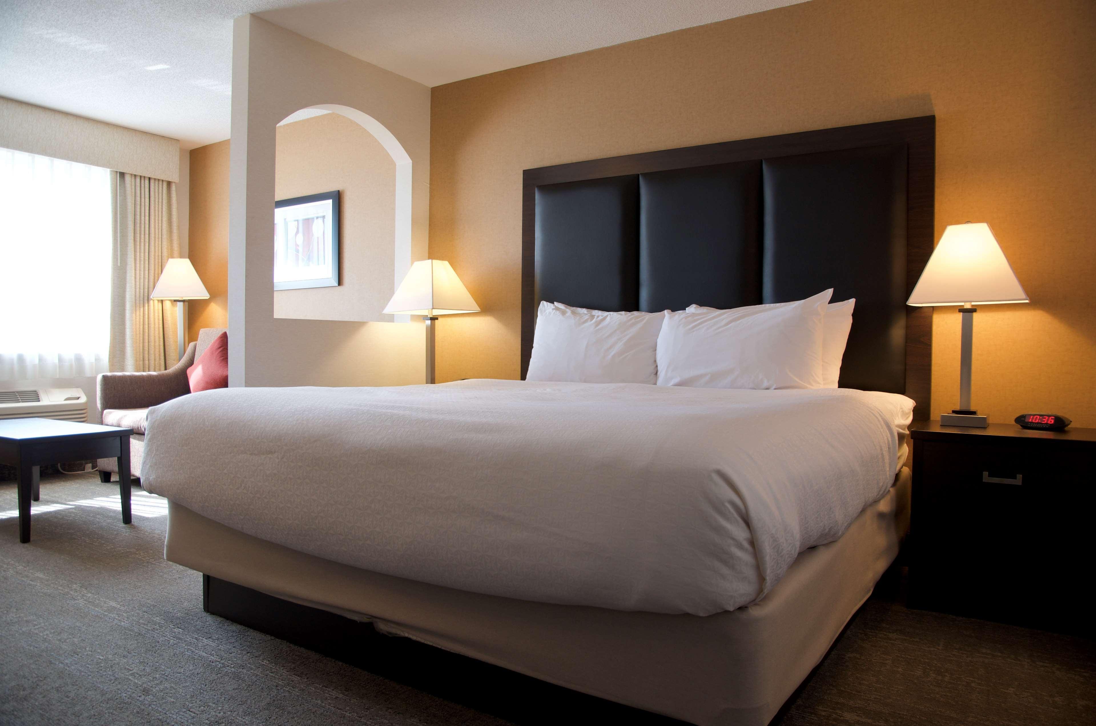 Western & Hotel 3*