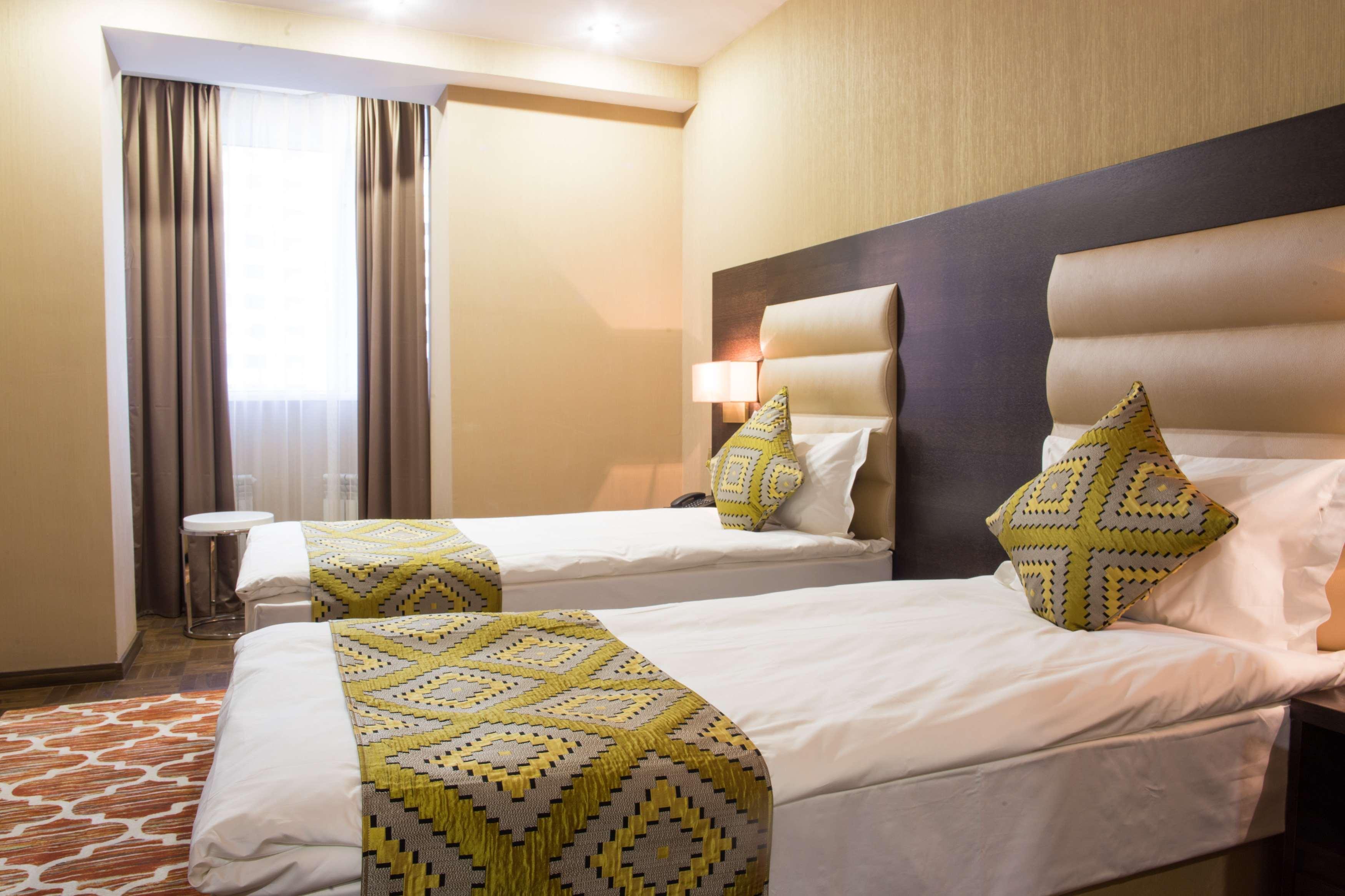 Western & Hotel 3*