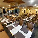 Best Western Plus Burlington Inn & Suites